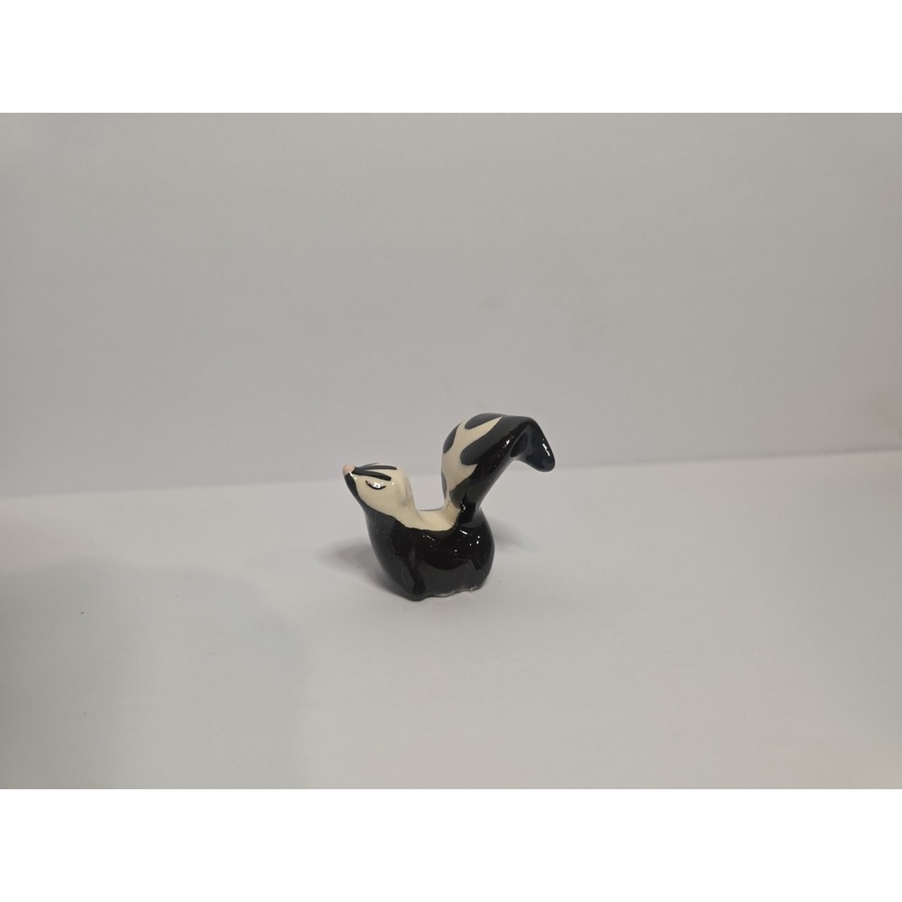 Hagen Renaker Skunk Mama Miniature Figure‎ Style A-95 - Picture 2 of 4
